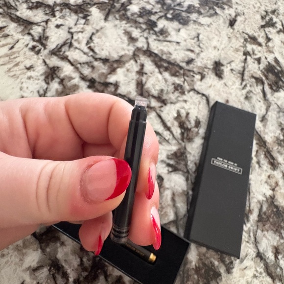 NEW Taylor Swift The Tortured Poets Department Fountain Pen - Picture 3 of 3